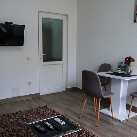 Cozy Spacious Apartment Peje Exterior photo